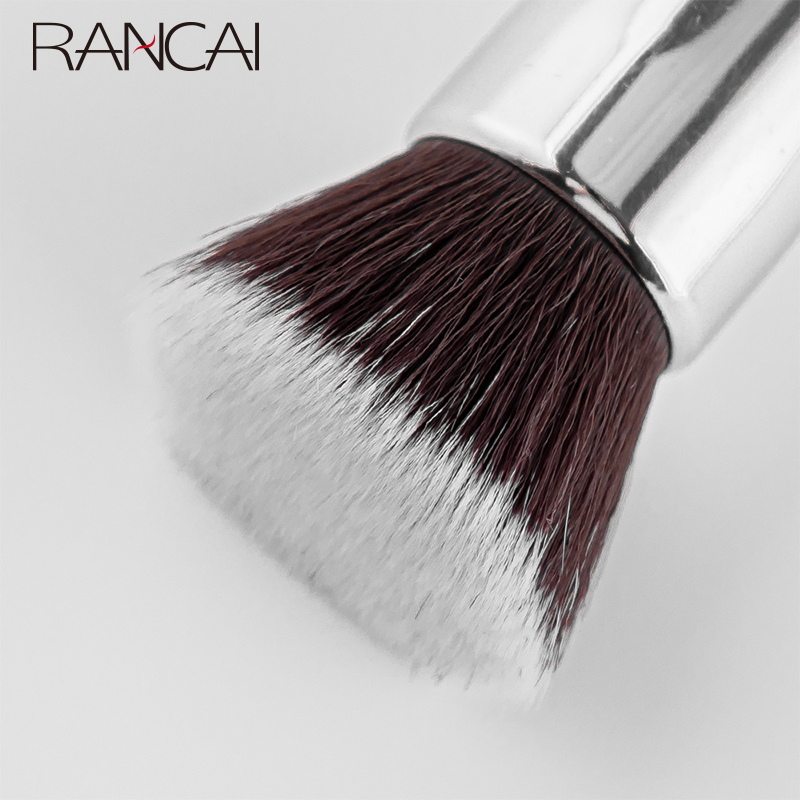 Płaski pędzel do podkładu Kabu – Group Head Brush recenzja i cena