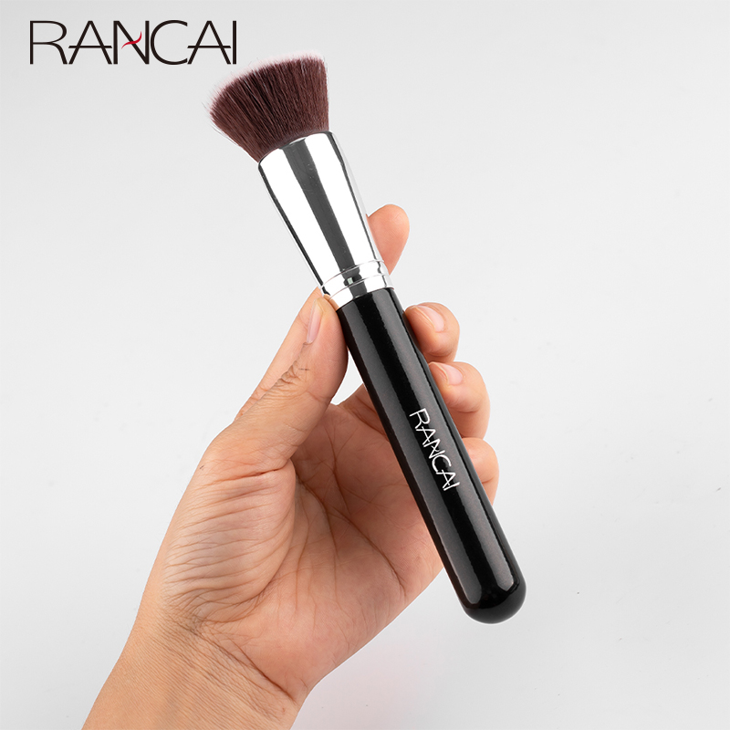 Płaski pędzel do podkładu Kabu – Group Head Brush recenzja i cena