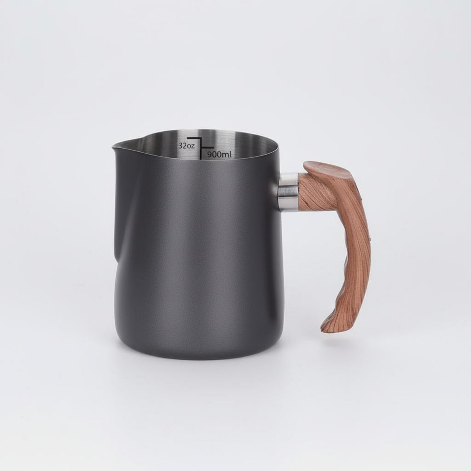 Dzbanek do latte art z drewnia – Milk Steaming Pitcher recenzja i cena